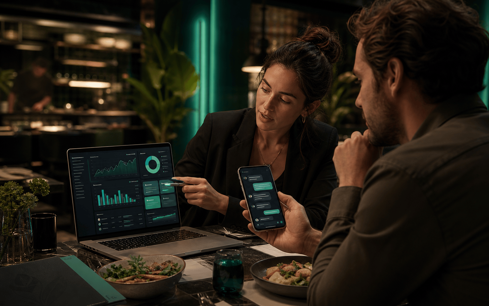 Pauta para restaurantes: reservas, domicilios y tráfico local: imagen de apoyo para pauta digital.